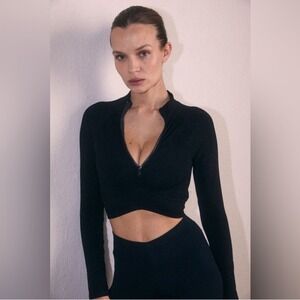 NWT Joja Exhale Long Sleeve Half-Zip Crop‎ Top in Black, Size S